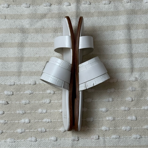 Cole Hann Amavia Double-Band Optic White Embossed Leather Sandals size 9.5 - Picture 7 of 11